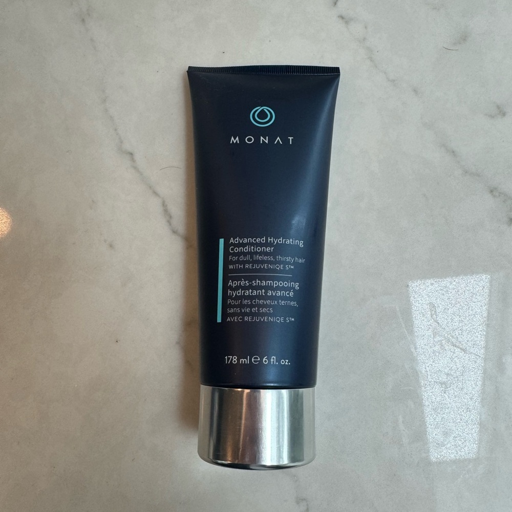 Monat Advanced Hydrating Conditioner NWT